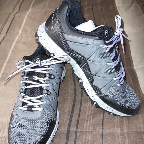 Fila At Peak Outdoor Gray and Black Athletic Shoes 11 - Picture 1 of 8